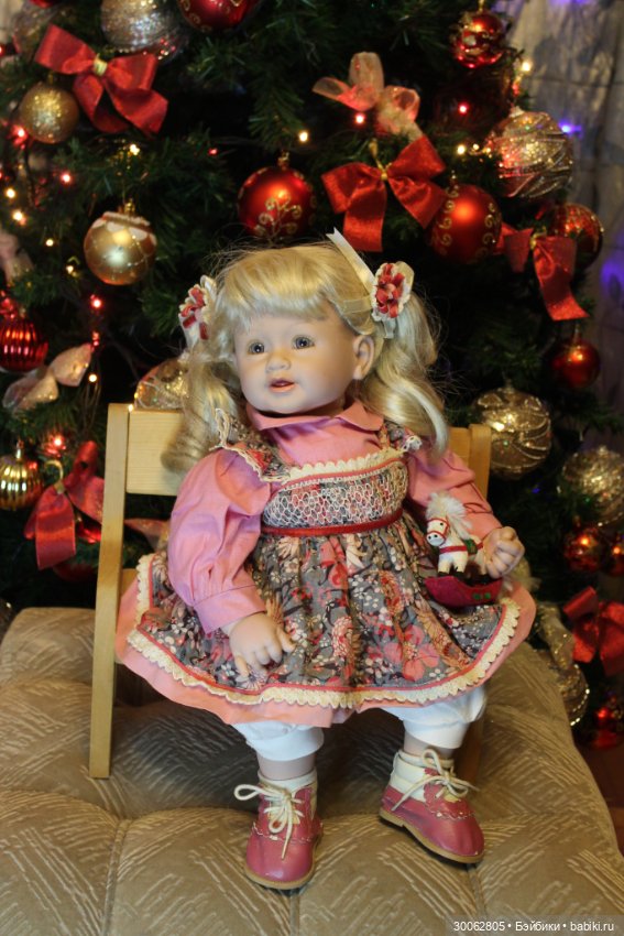 Адорочки возле елочки — Куклы Adora (Адора): коллекционные виниловые