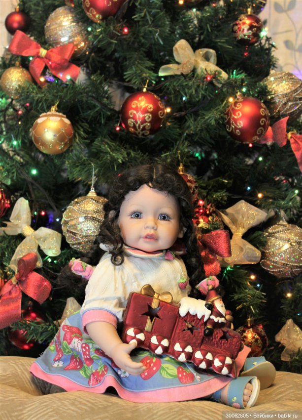 Адорочки возле елочки — Куклы Adora (Адора): коллекционные виниловые (фото 3)