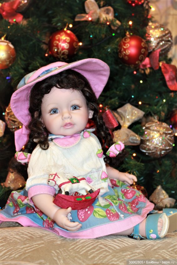 Адорочки возле елочки — Куклы Adora (Адора): коллекционные виниловые (фото 2)
