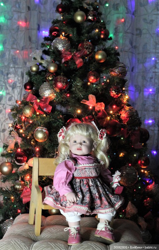 Адорочки возле елочки — Куклы Adora (Адора): коллекционные виниловые