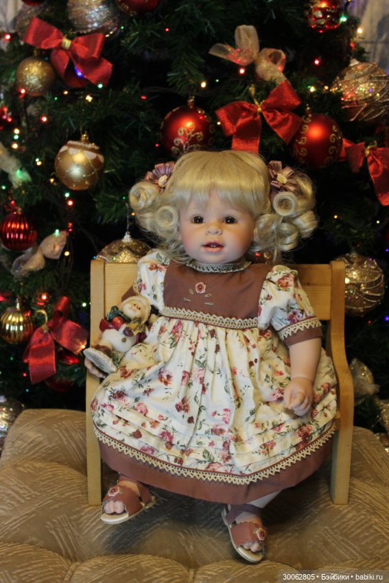 Адорочки возле елочки — Куклы Adora (Адора): коллекционные виниловые