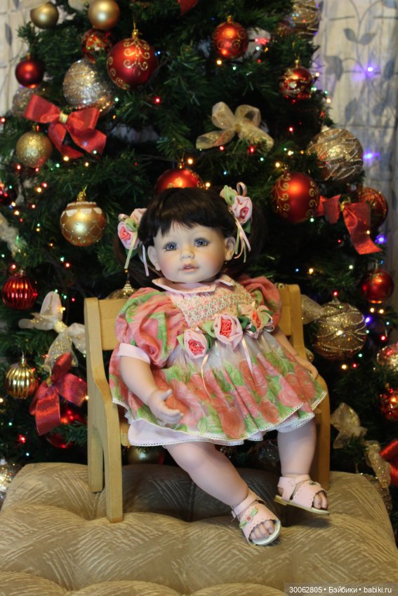 Адорочки возле елочки — Куклы Adora (Адора): коллекционные виниловые (фото 5)