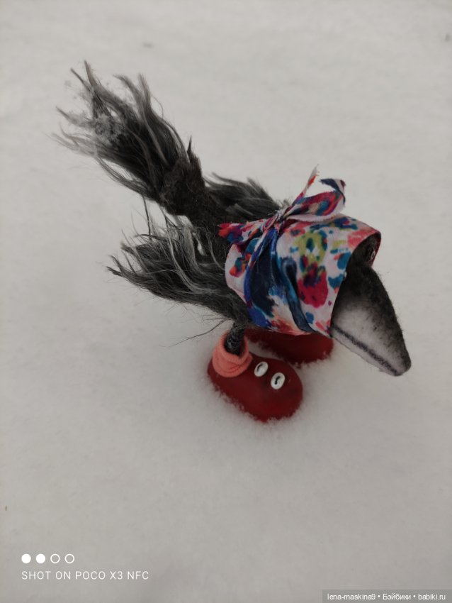 Лес, вороны Клара, Клавдия и их бабушка Евдокия