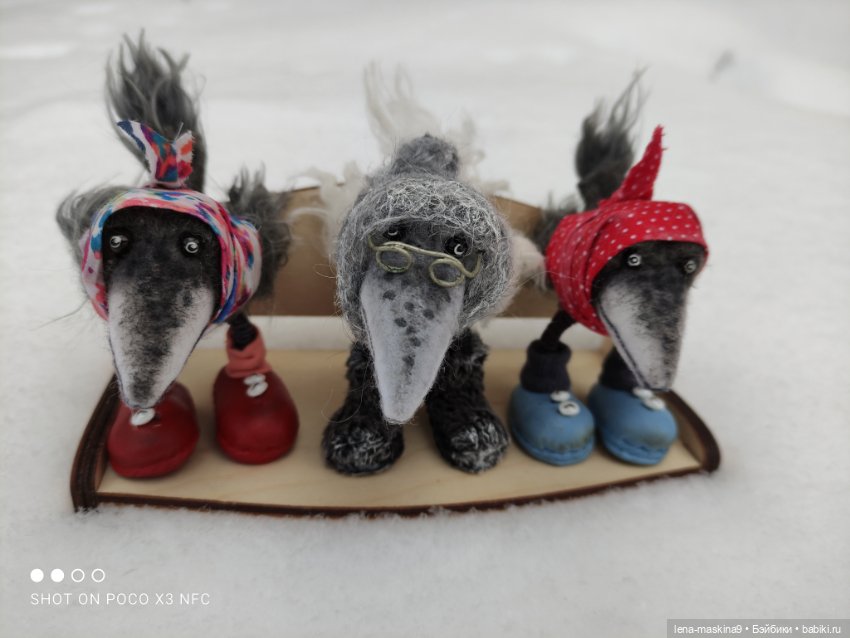 Лес, вороны Клара, Клавдия и их бабушка Евдокия