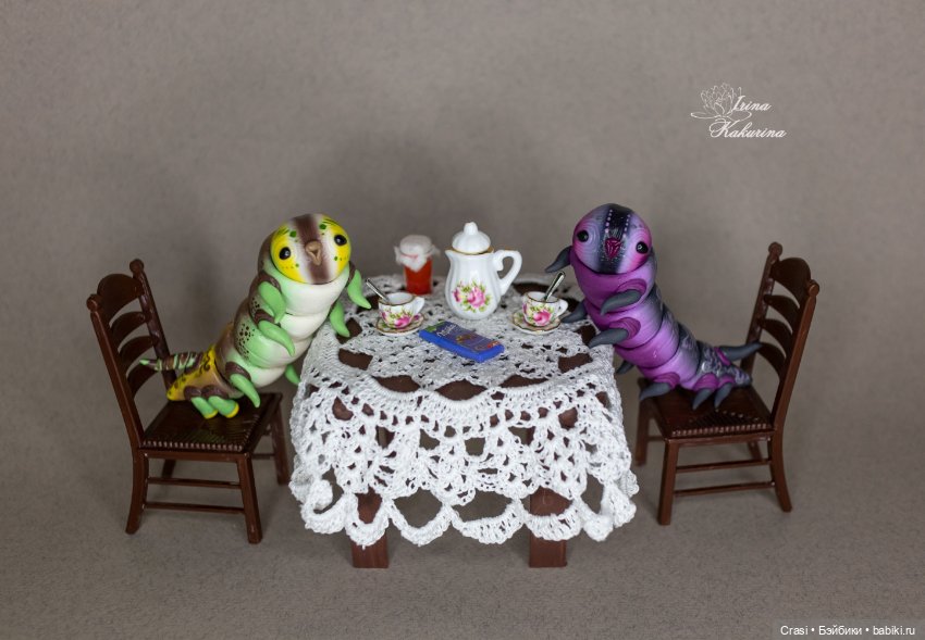 Новая компания шарнирных гусеничек