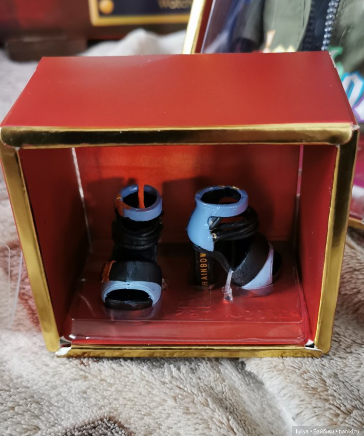 Распаковка Ванессы — Куклы Rainbow High (Рейнбоу Хай