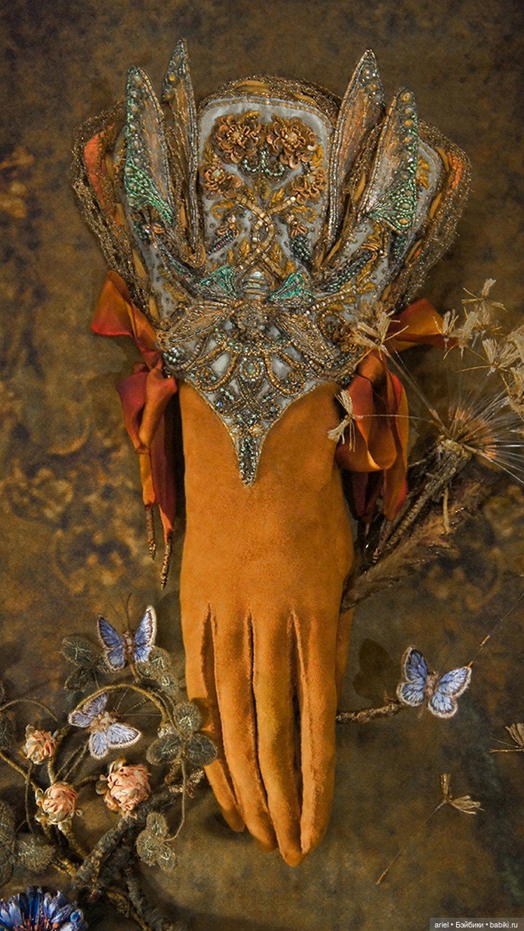 Невероятная вышивка от Michele Carragher