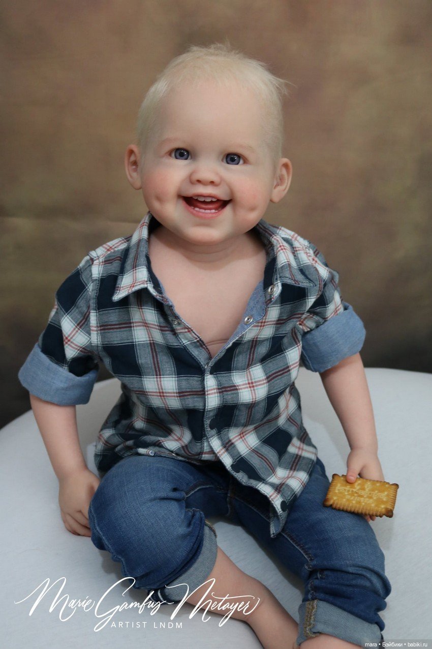 Dimples скульптора Ping Lau, автор прототипа Marie Metayer