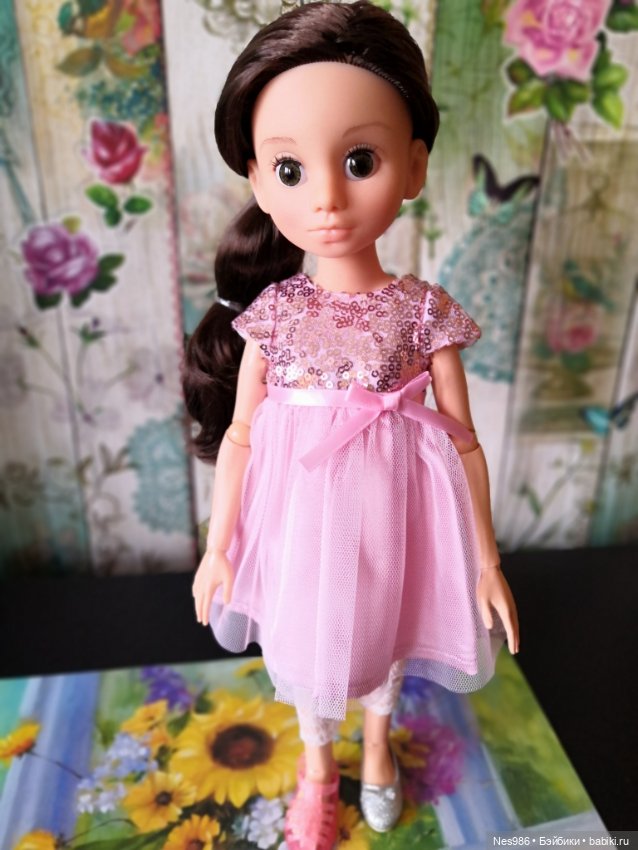 Мирэя, примерка обуви от разных кукол (фото 5)