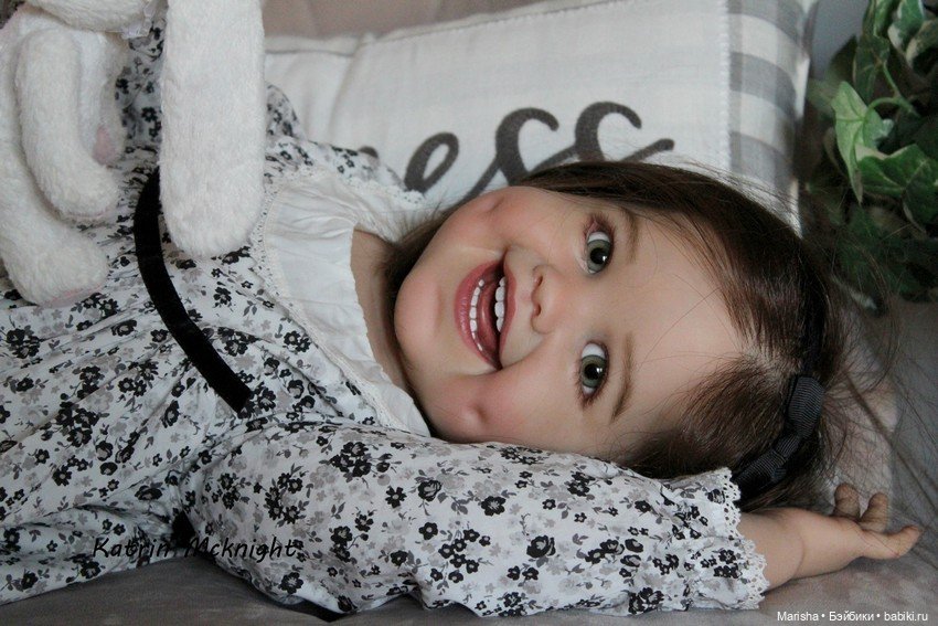 Dimples скульптора Ping Lau, автор прототипа Katrin McKnight