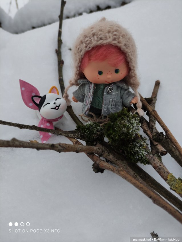 Вишенка, лес и ее любимый котик