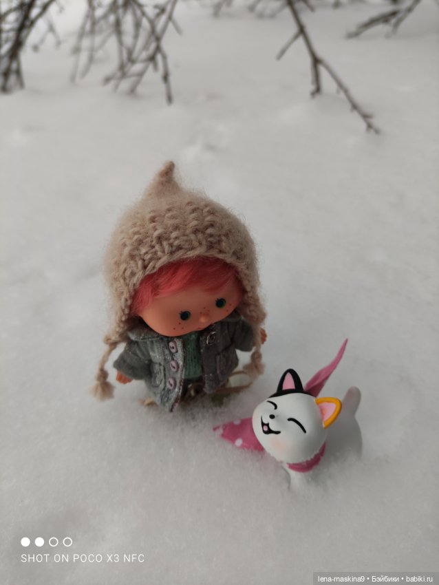 Вишенка, лес и ее любимый котик