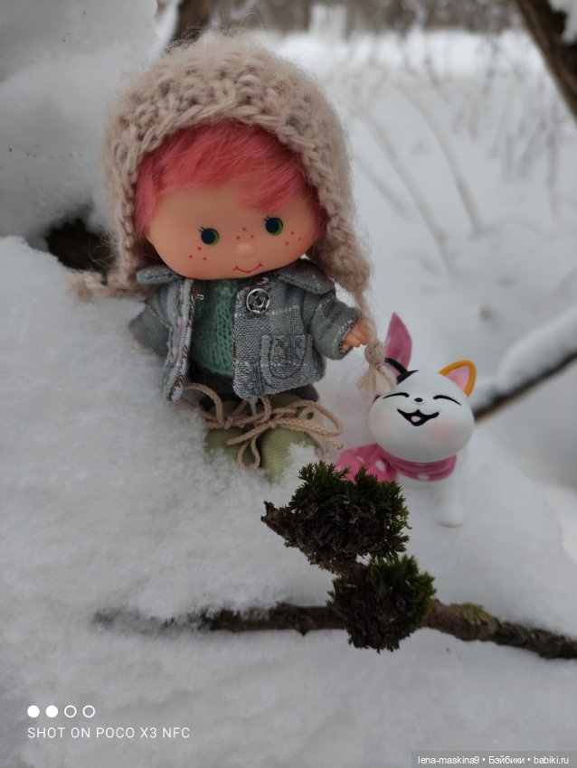 Вишенка, лес и ее любимый котик