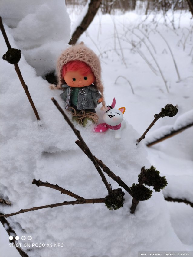 Вишенка, лес и ее любимый котик