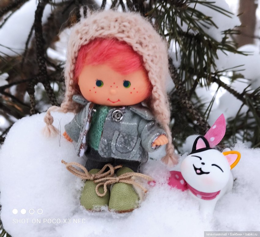 Вишенка, лес и ее любимый котик