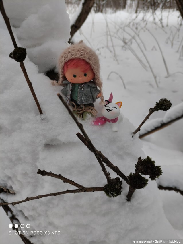 Вишенка, лес и ее любимый котик