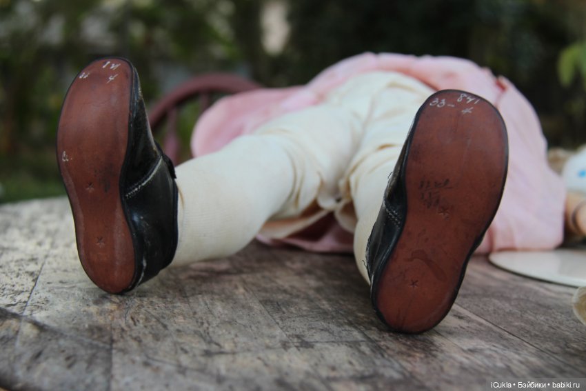 Симонка привела подружку. Новая антикварная девочка 33"