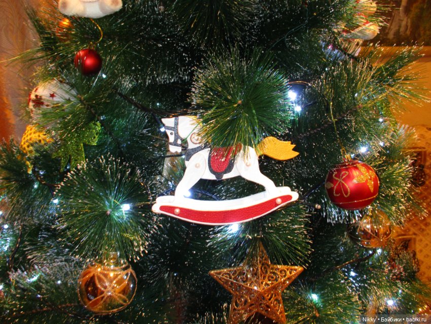 Лошадка-качалка для кукол формата 1/8