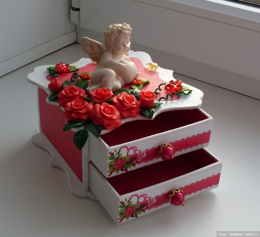 Лошадка-качалка для кукол формата 1/8