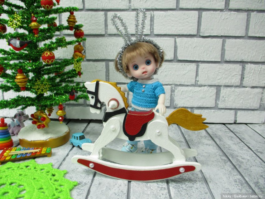 Лошадка-качалка для кукол формата 1/8