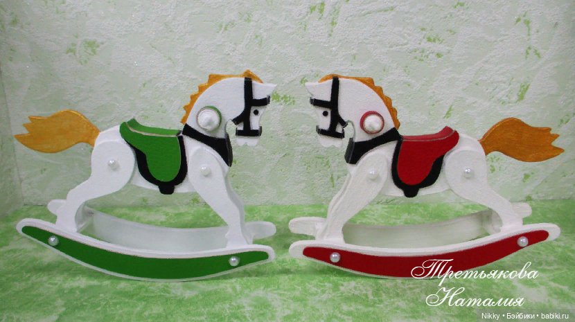 Лошадка-качалка для кукол формата 1/8 (фото 4)