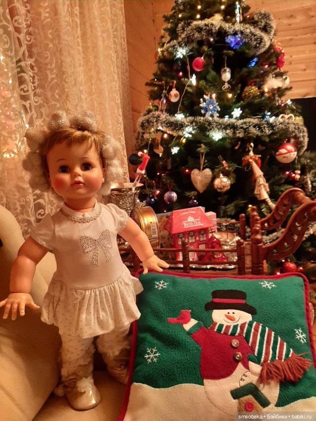 Киси была Снегурочкой в Новый 2022 Год (фото 5)