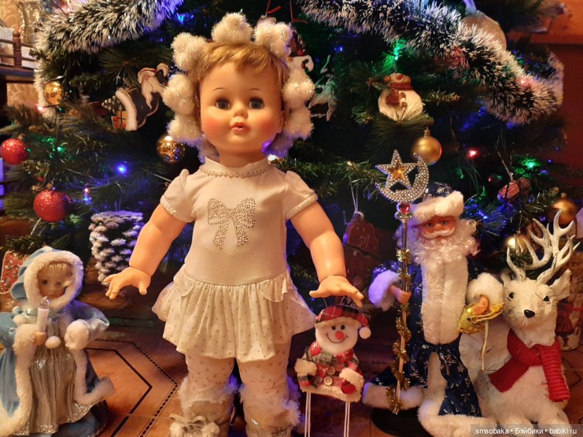 Киси была Снегурочкой в Новый 2022 Год (фото 3)