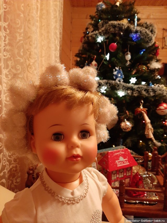 Киси была Снегурочкой в Новый 2022 Год (фото 4)