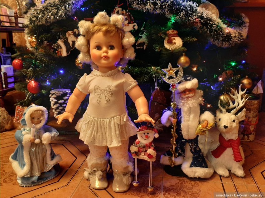 Киси была Снегурочкой в Новый 2022 Год