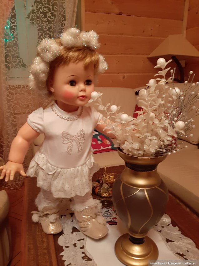 Киси была Снегурочкой в Новый 2022 Год (фото 10)