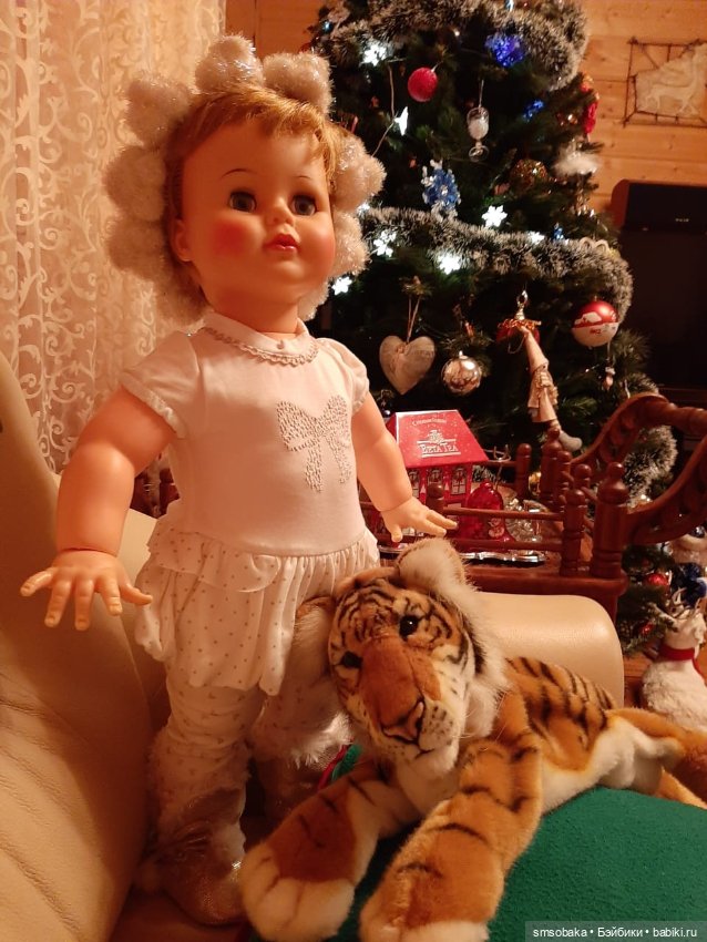 Киси была Снегурочкой в Новый 2022 Год (фото 6)