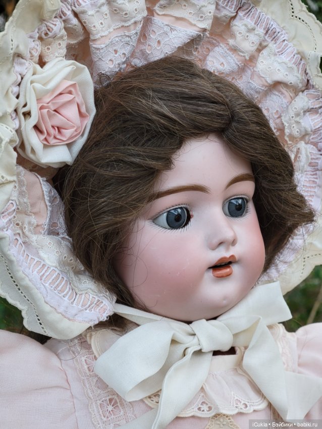 Антикварная кукла Simon & Halbig 1079 61cм получила тот самый наряд