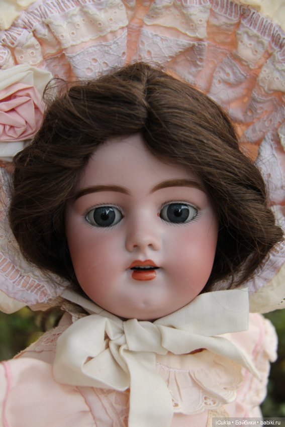 Антикварная кукла Simon & Halbig 1079 61cм получила тот самый наряд