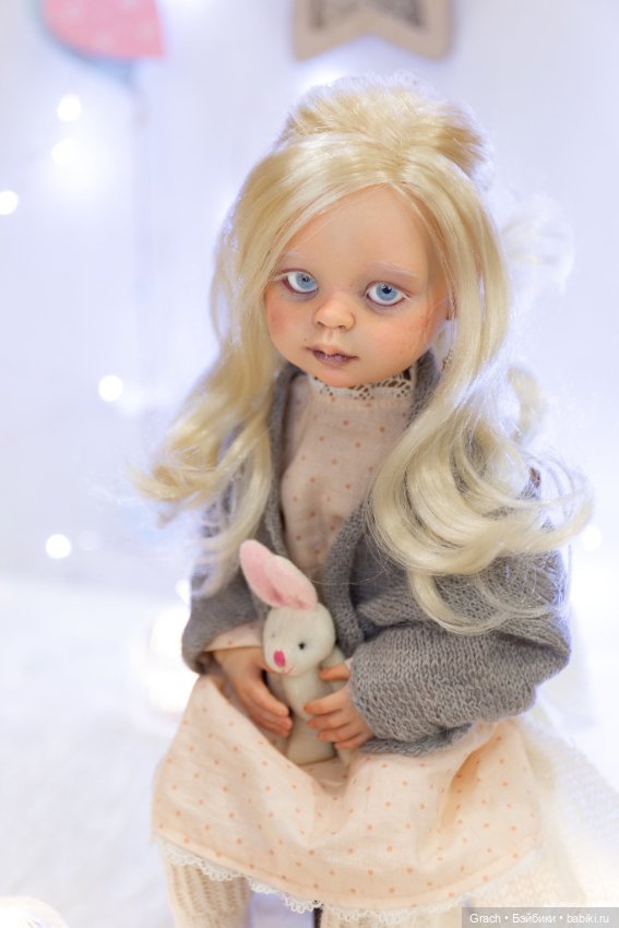 Маленькая девочка со взглядом волчицы