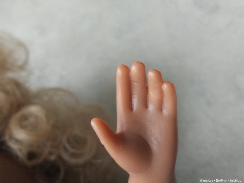 Небольшой обзор куклы Manolo dolls Sofia. Сравнение с Мэйли Паола Рейна (фото 3)