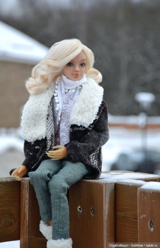 Настюша на зимней прогулке. Mooqla