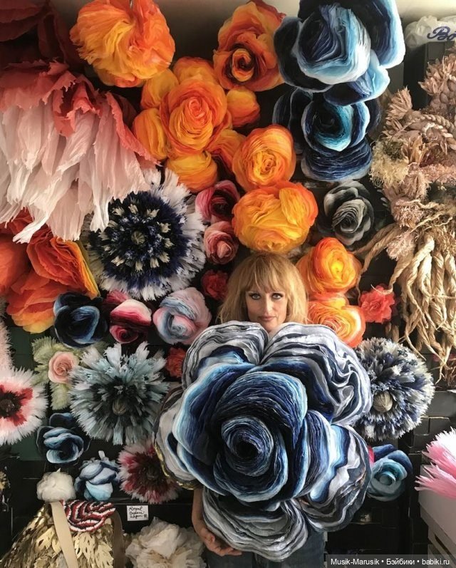 Невероятные бумажные цветы датской художницы (фото 9)