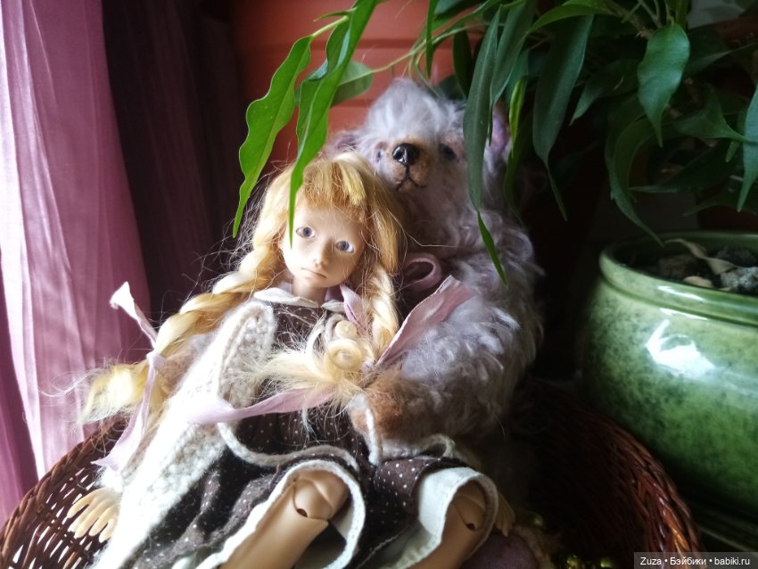 Моя настольно-обнимательная Женька