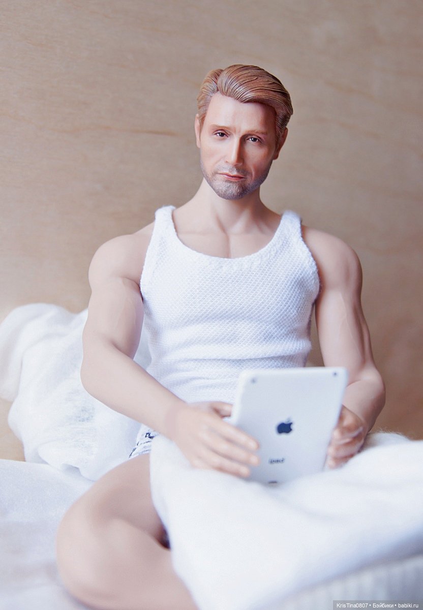 Утренняя нежность Мии и Мадса в День всех влюбленных (фото 10)