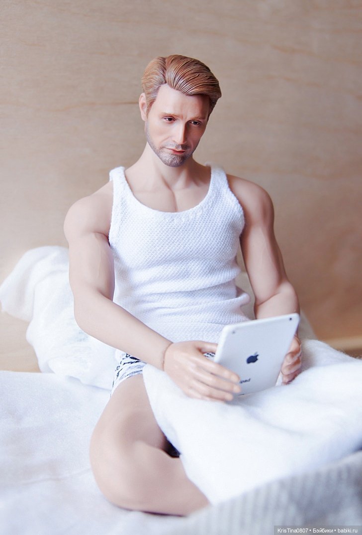 Утренняя нежность Мии и Мадса в День всех влюбленных (фото 9)