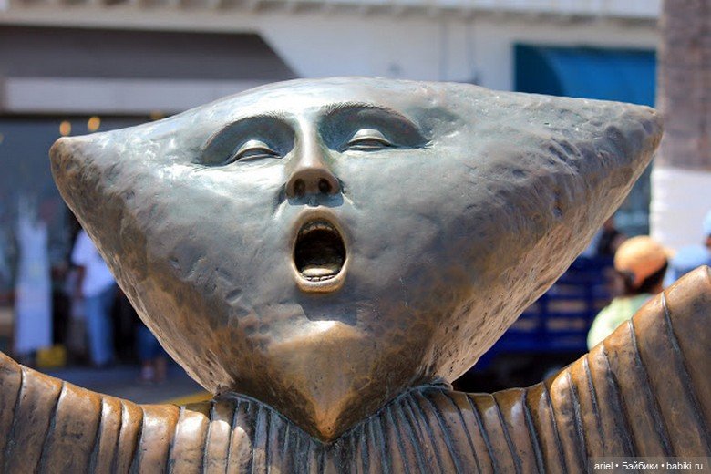 Сюрреалистичные скульптуры от мексиканского художника, скульптора и ювелира Sergio Bustamante (фото 7)