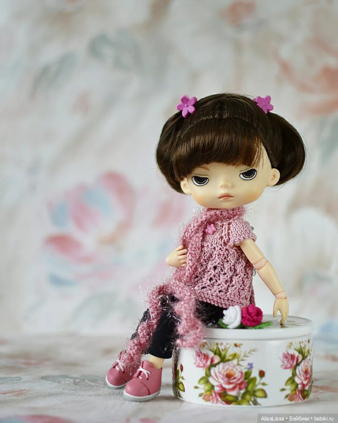 "Ты сними, сними меня, фотограф..." Лёля позирует