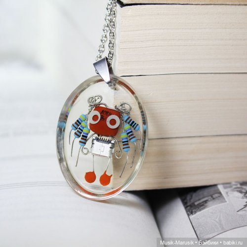 Симпатичные крошечные роботы из электронных деталей