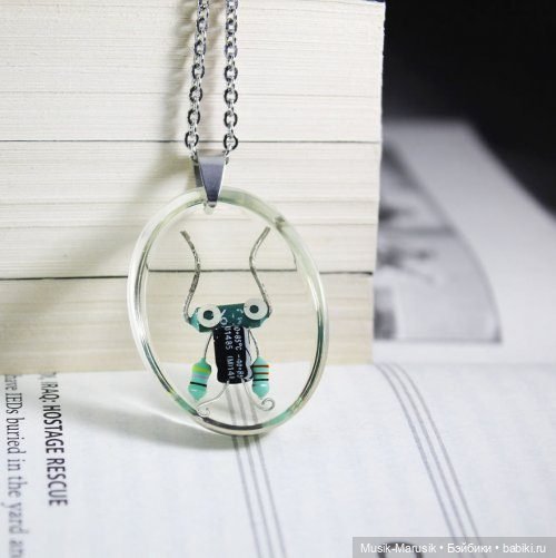 Симпатичные крошечные роботы из электронных деталей