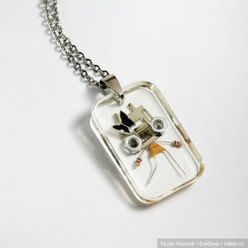 Симпатичные крошечные роботы из электронных деталей