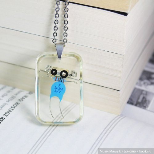 Симпатичные крошечные роботы из электронных деталей