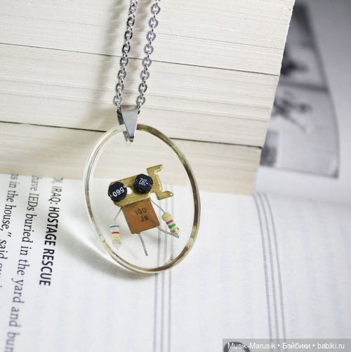 Симпатичные крошечные роботы из электронных деталей