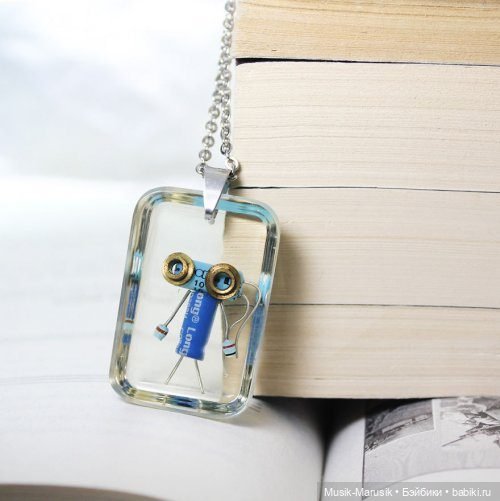 Симпатичные крошечные роботы из электронных деталей