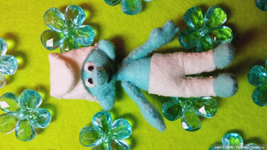 Сегодня вдохновение голубое в белых штанах (фото 9)