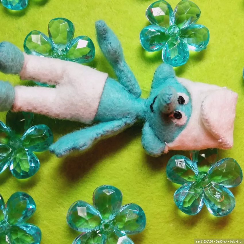 Сегодня вдохновение голубое в белых штанах